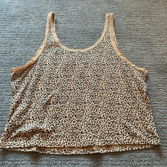 BLOOMINGDALES Cheetah Print Tank Top - Picture 2 of 2